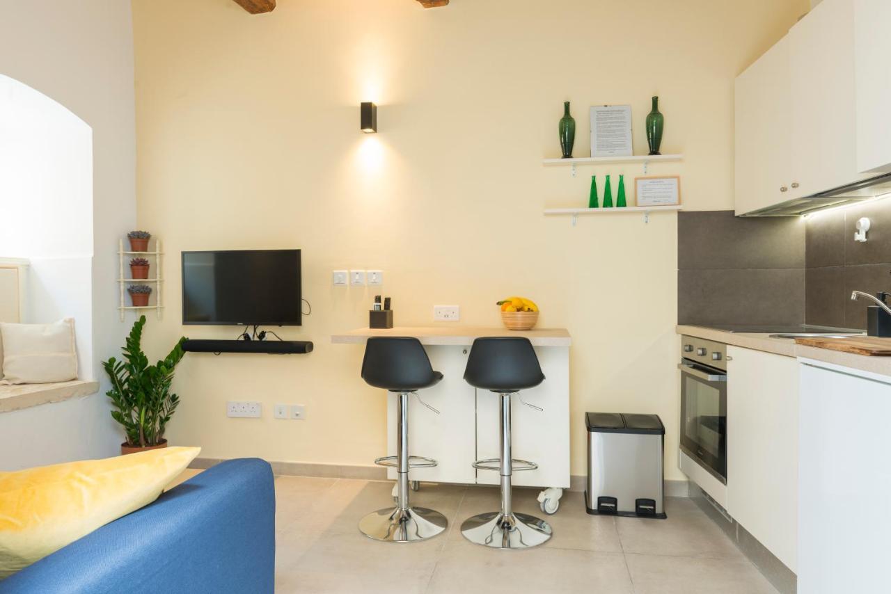Authentic Gf Apartment With Terrace At The 3 Cities Marina Cospicua Exterior foto