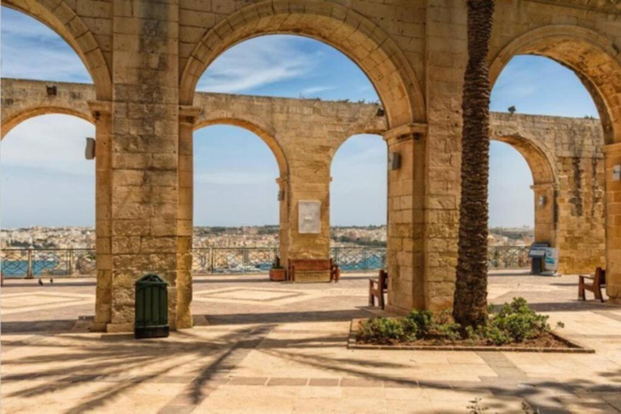 Authentic Gf Apartment With Terrace At The 3 Cities Marina Cospicua Exterior foto
